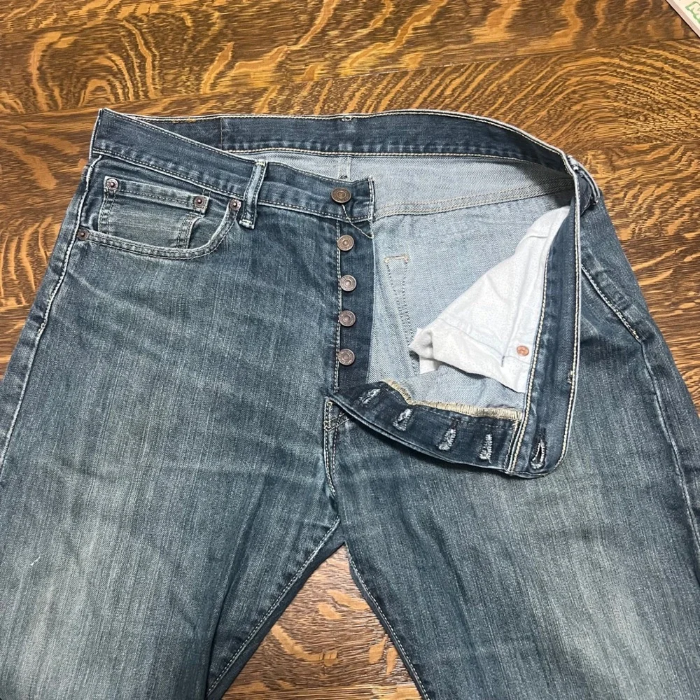 Levi's 501 Jeans Mens 33x32 Blue Medium Wash Original Fit Button Fly Denim